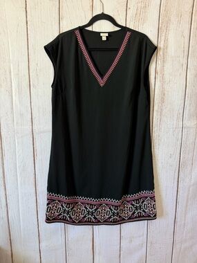 Merona Black Embroidered V-Neck Shift Dress Size Large